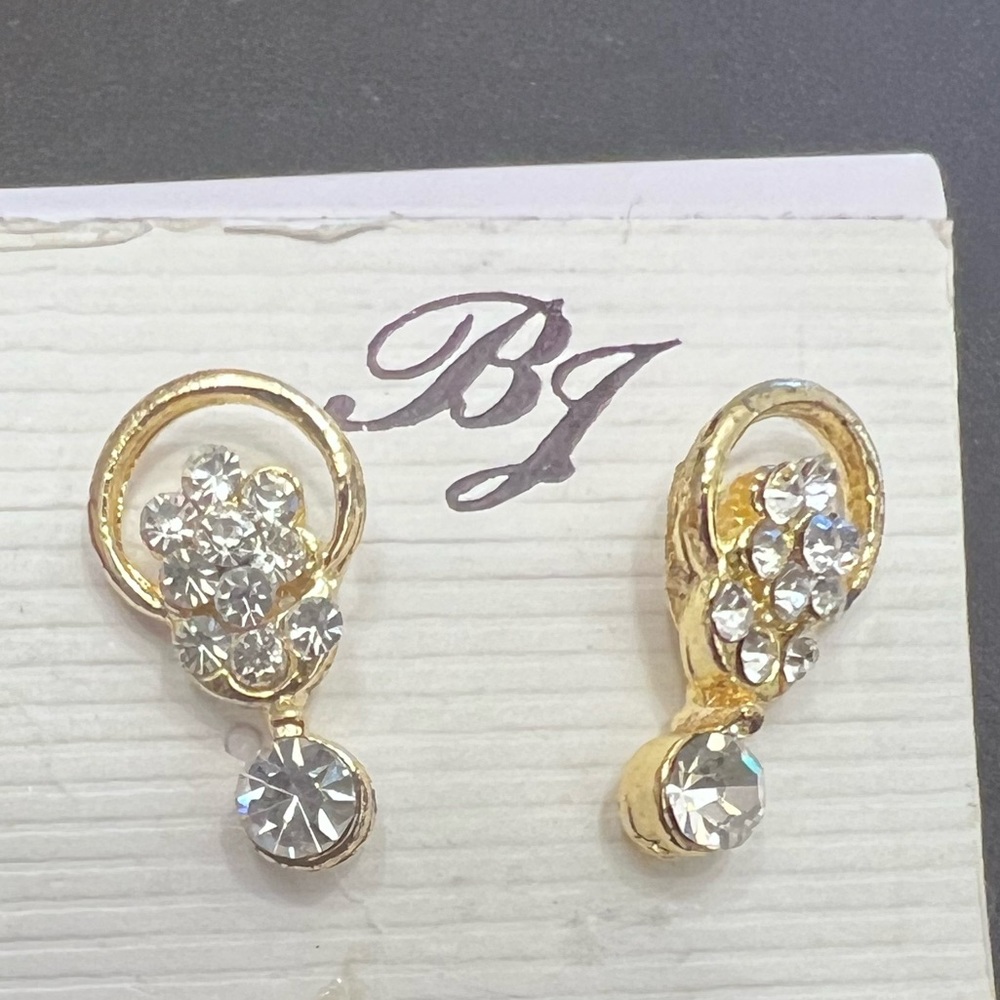 Beautiful vintage floral earrings